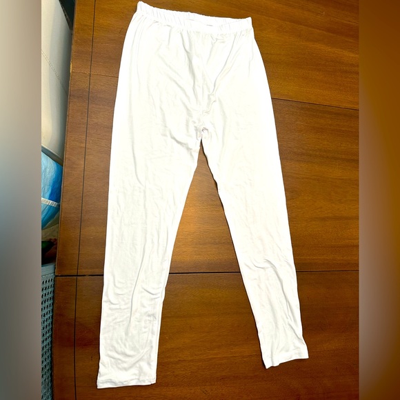Cutest white pants. Good for exercise or leggings. Small - Picture 1 of 3